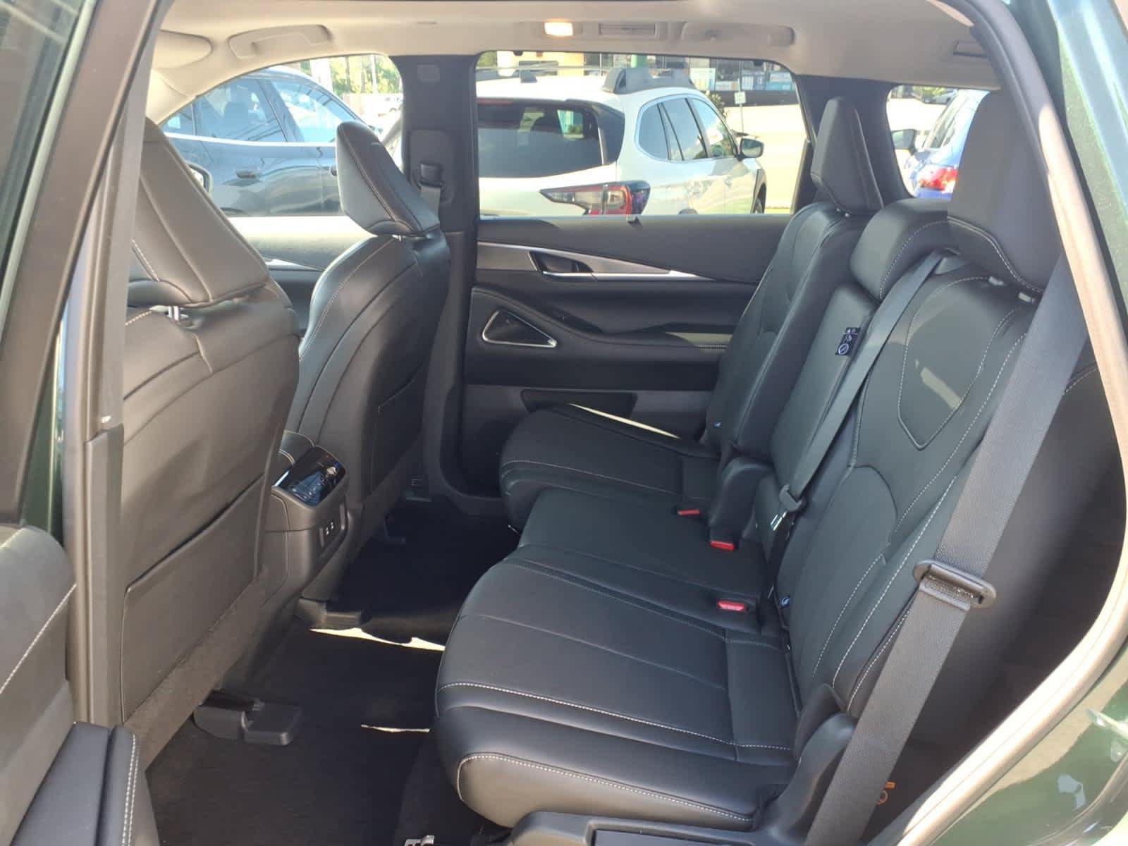 Certified 2026 INFINITI QX60 Luxe w/ Cargo Package AWD/4WD image 13