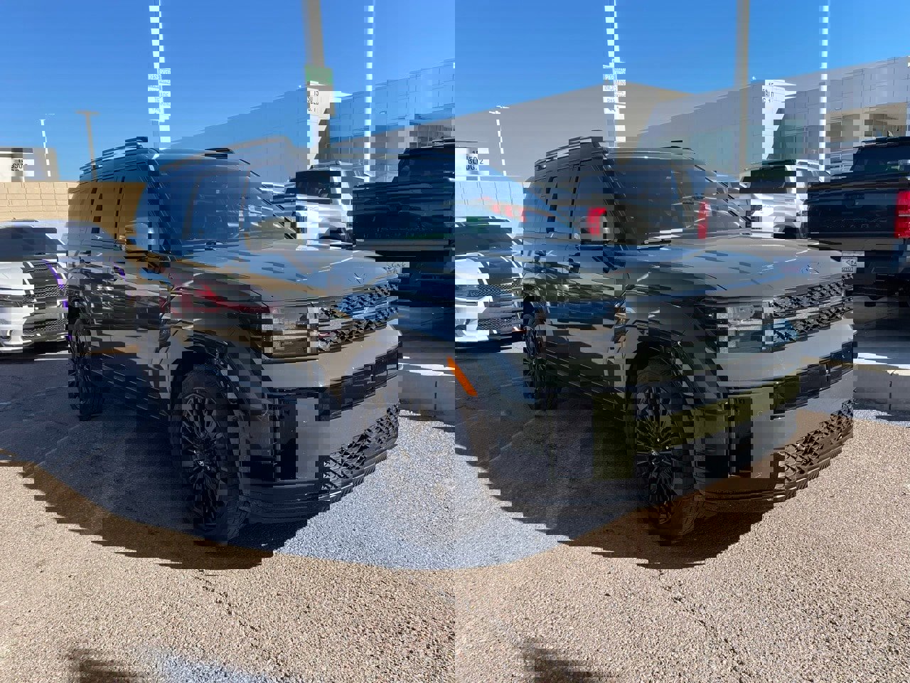 Used 2024 Hyundai Santa Fe Calligraphy image 2