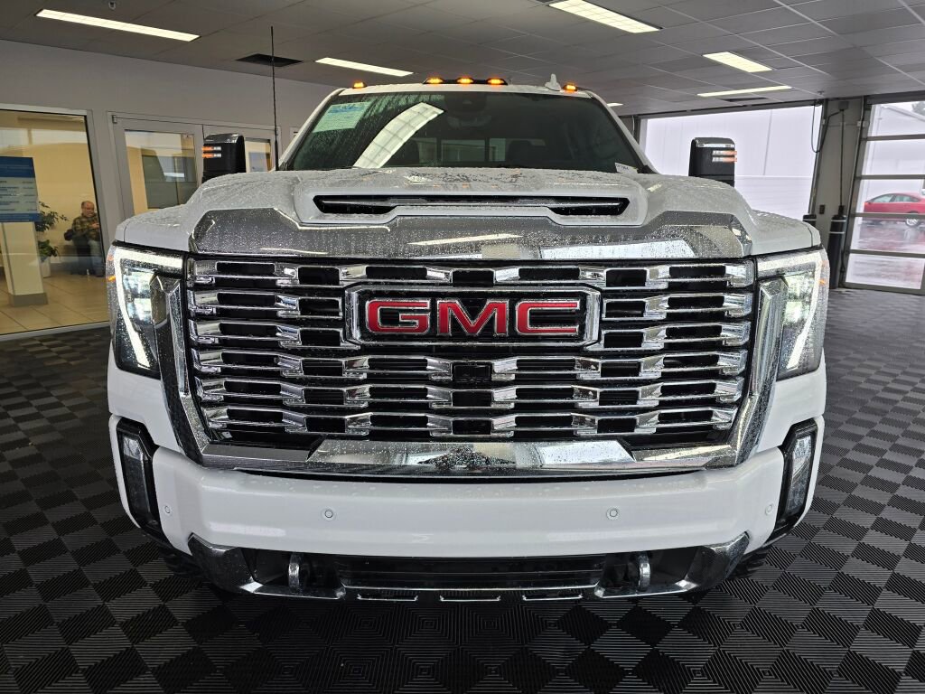 Used 2025 GMC Sierra 3500 Denali w/ Denali Reserve Package image 10