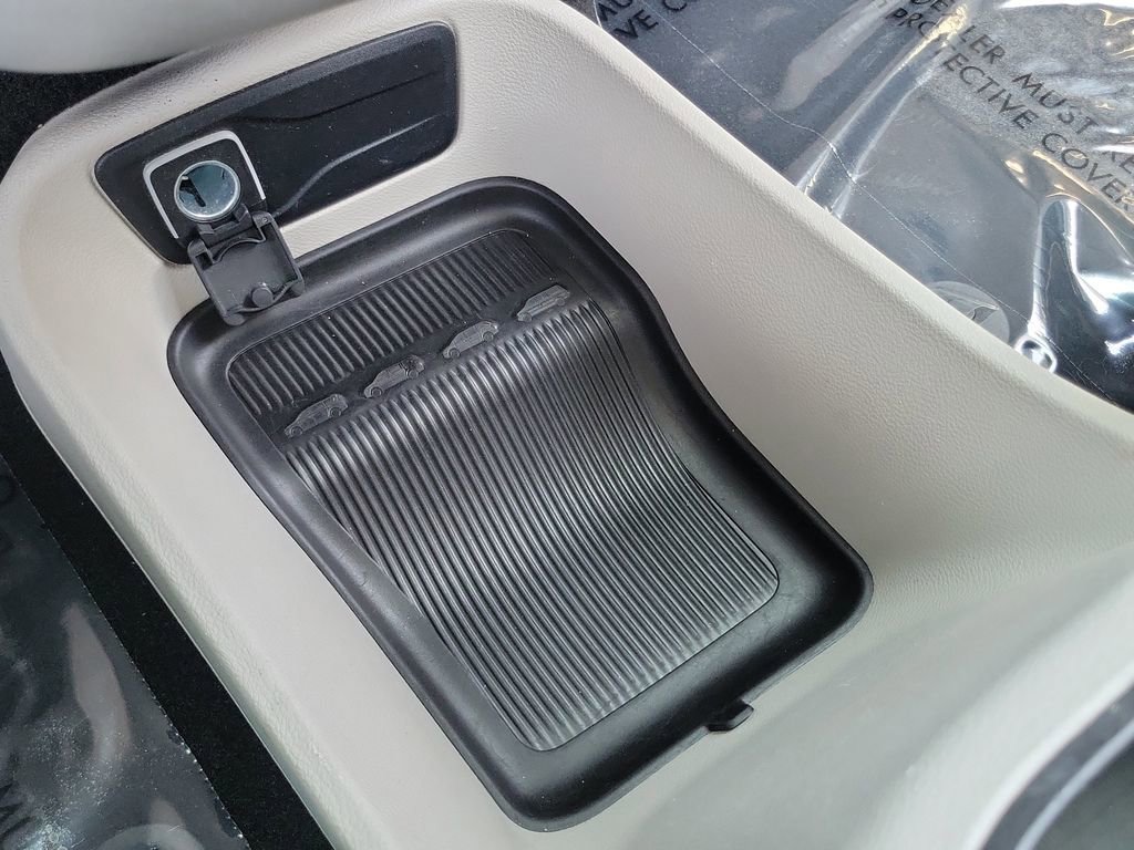 Used 2023 Chrysler Pacifica Touring-L FWD image 14