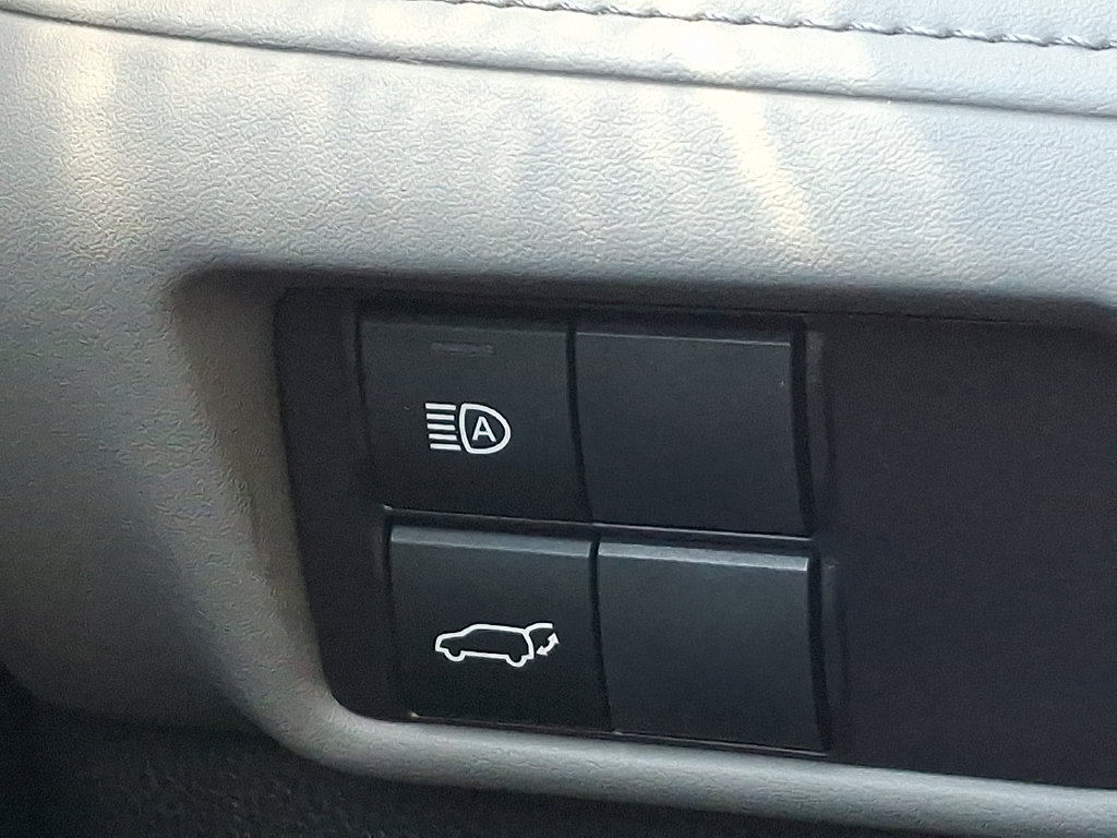 Certified 2022 Toyota Highlander XLE AWD/4WD image 25