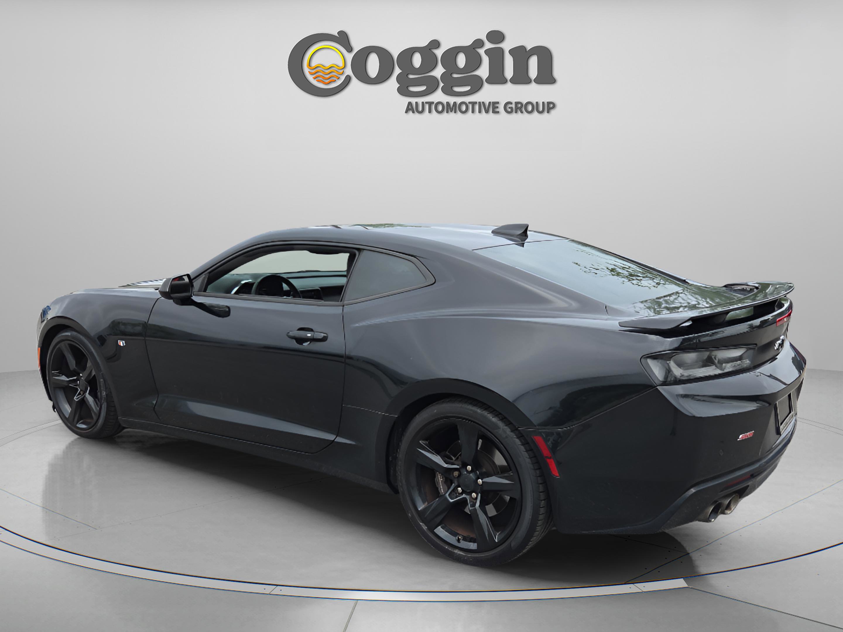 Used 2017 Chevrolet Camaro SS image 3