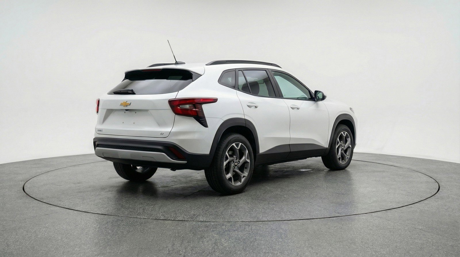 Used 2025 Chevrolet Trax LT w/ LT Convenience Package image 9