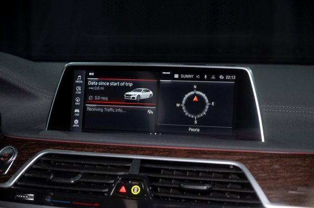 Used 2021 BMW 740i w/ M Sport Package RWD image 16