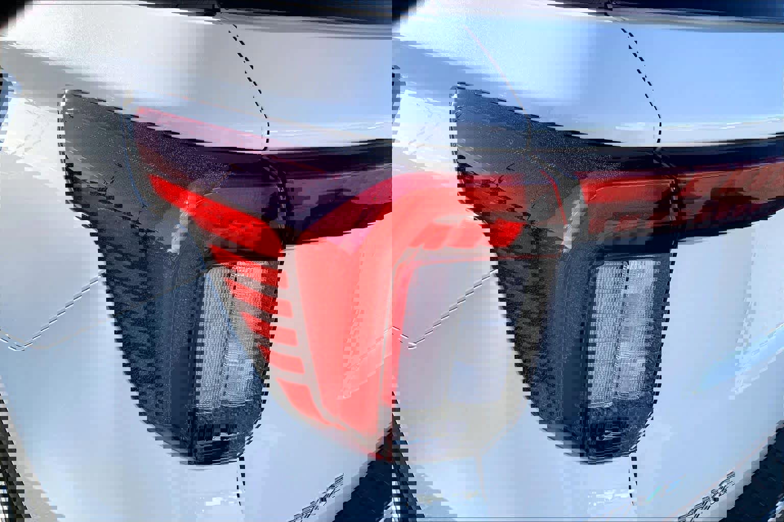 Used 2025 Ford Explorer Active w/ Active Comfort Package image 26