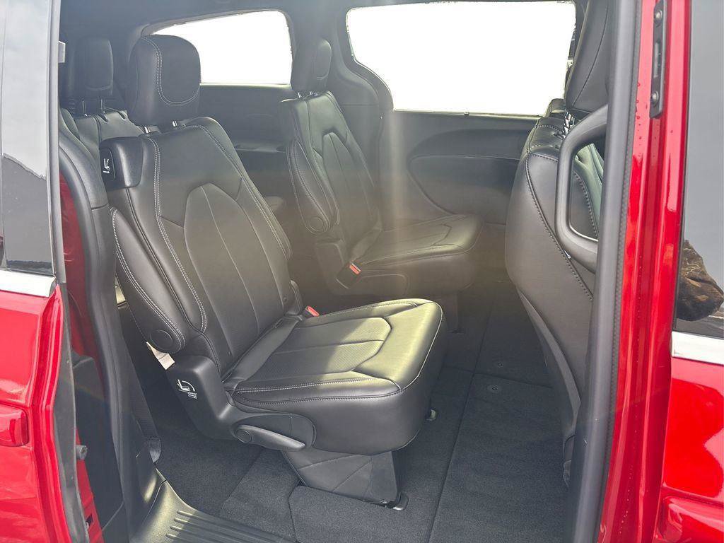 New 2026 Chrysler Pacifica Select FWD image 20