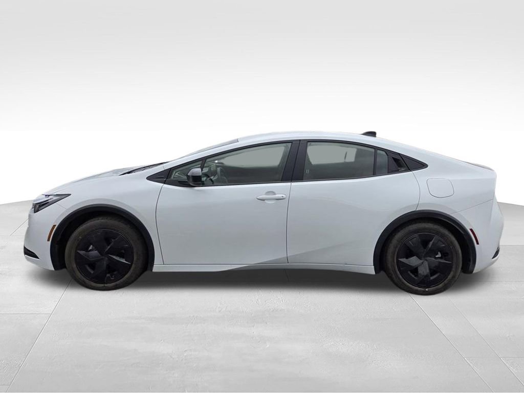 Used 2026 Toyota Prius Plug-In Hybrid image 2