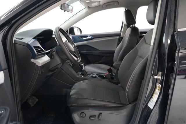 Used 2022 Volkswagen Taos SE image 16