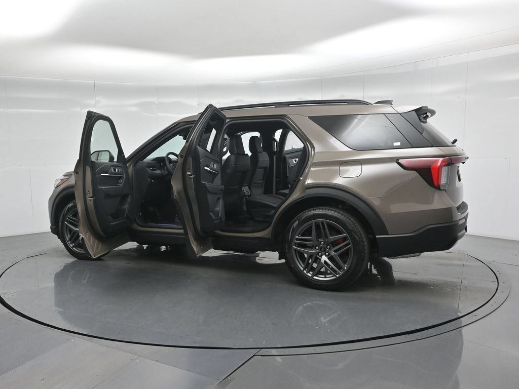 New 2026 Ford Explorer ST-Line w/ ST-Line Street Pack AWD/4WD image 37