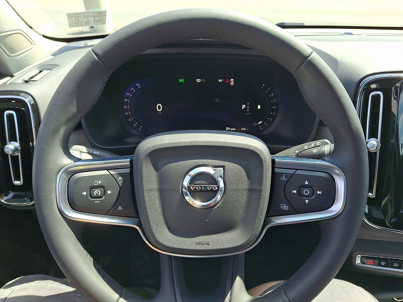 Certified 2023 Volvo XC40 B5 Plus w/ Driver Assist Package AWD/4WD image 19