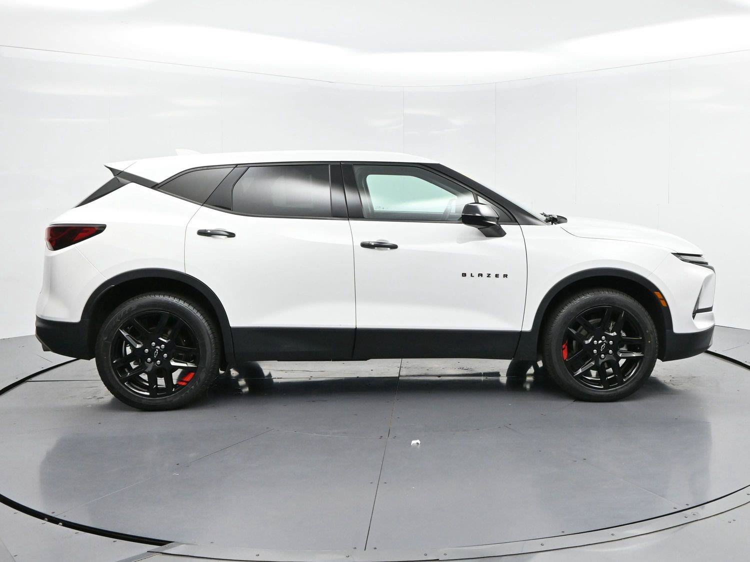 Used 2023 Chevrolet Blazer LT FWD image 8