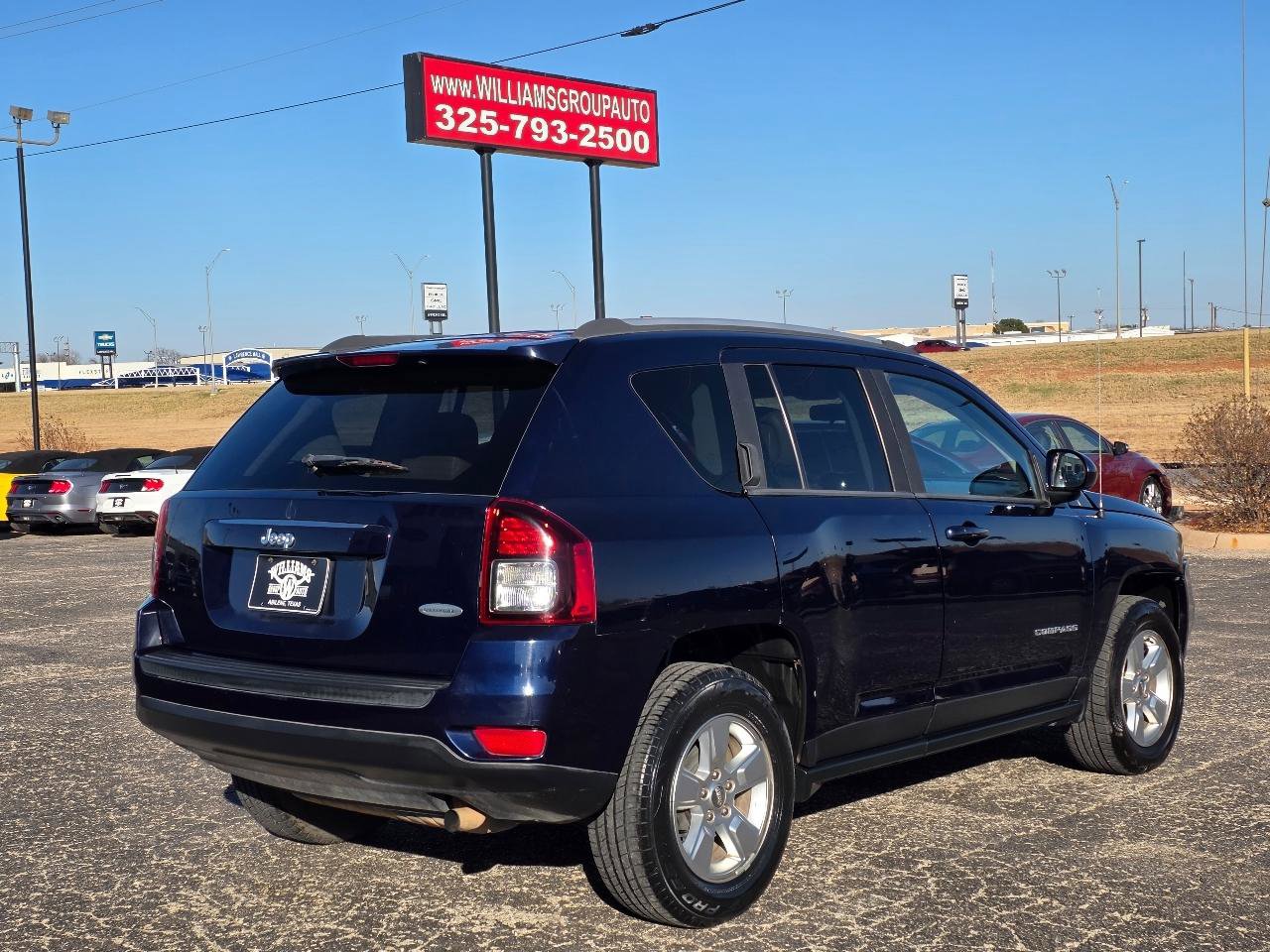 Used 2015 Jeep Compass Latitude image 7