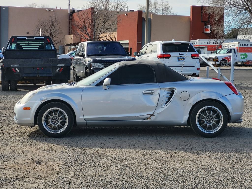 Used 2005 Toyota MR2 image 4
