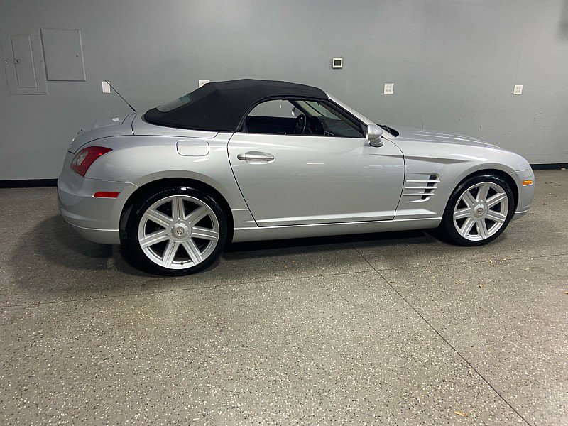 Used 2007 Chrysler Crossfire Limited image 2