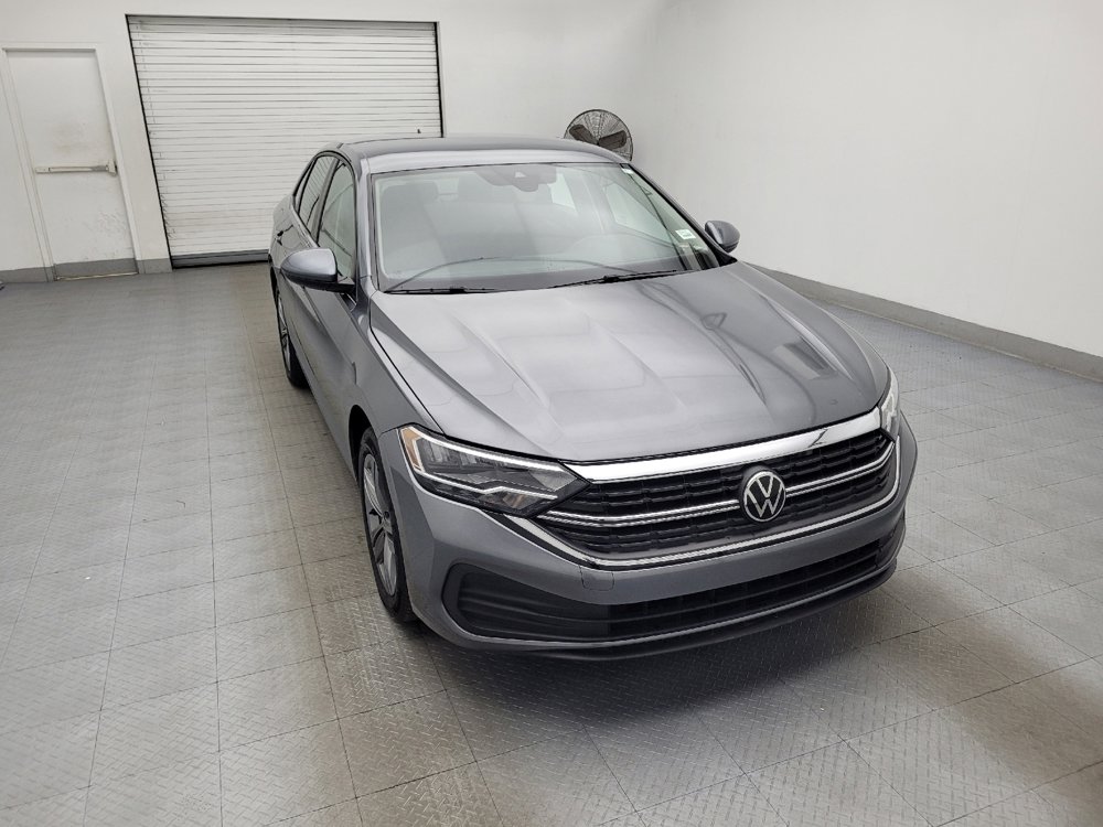 Used 2024 Volkswagen Jetta SE image 14