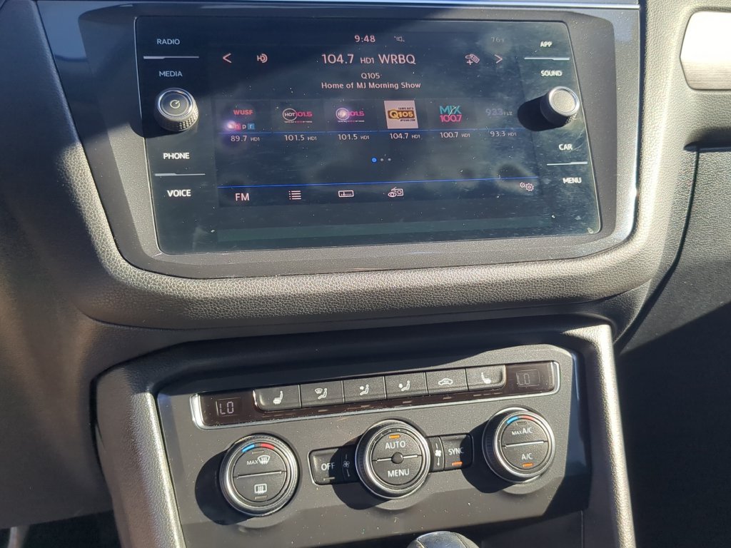 Used 2018 Volkswagen Tiguan SE w/ Panoramic Sunroof Package FWD image 23