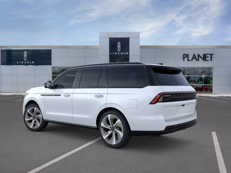 New 2026 Lincoln Navigator Black Label w/ Black Label Special Edition AWD/4WD image 4