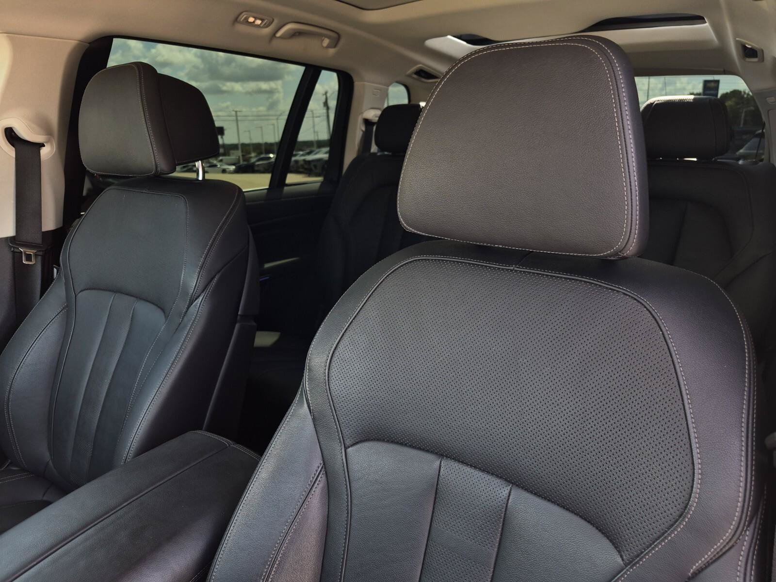 Used 2019 BMW X7 xDrive40i w/ Premium Package AWD/4WD image 15