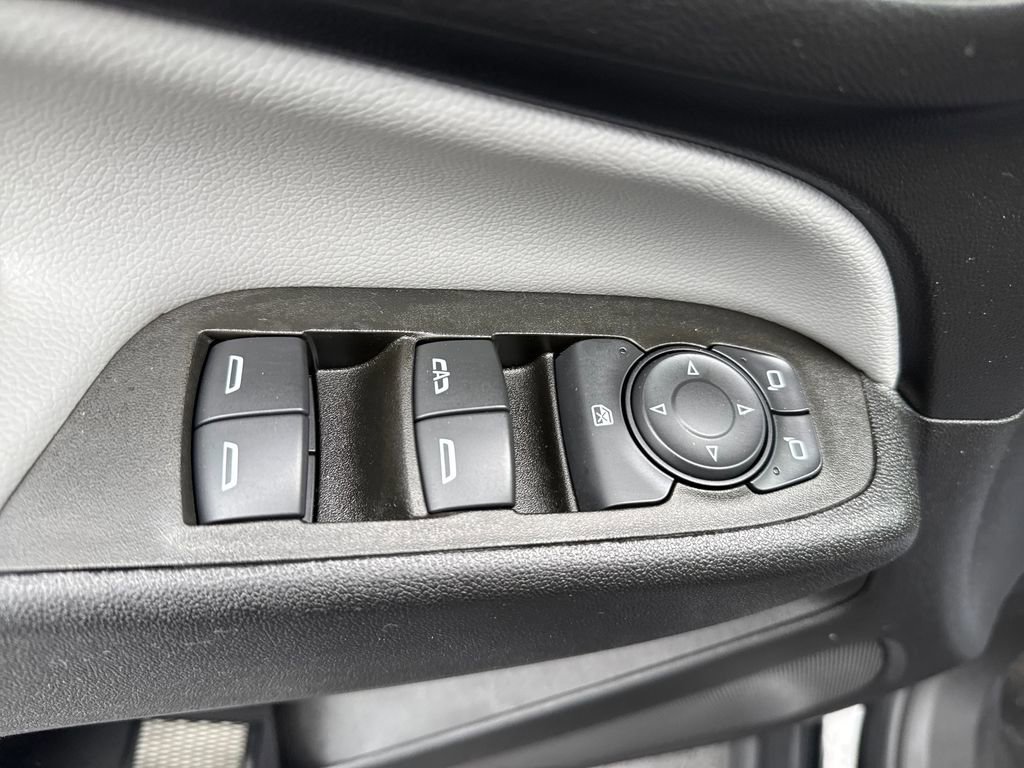 Used 2023 Chevrolet Equinox LS image 11