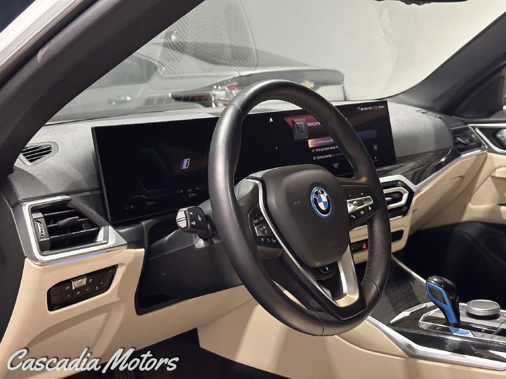 Used 2023 BMW i4 eDrive40 w/ Premium Package image 14