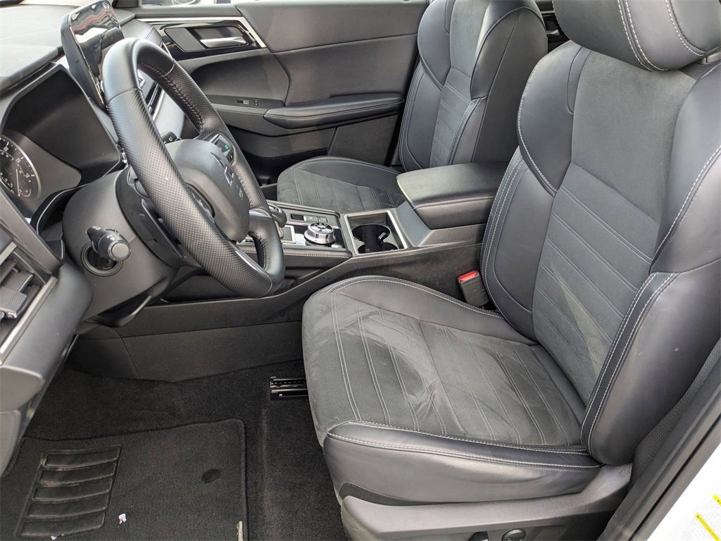 Used 2024 Mitsubishi Outlander SE image 20