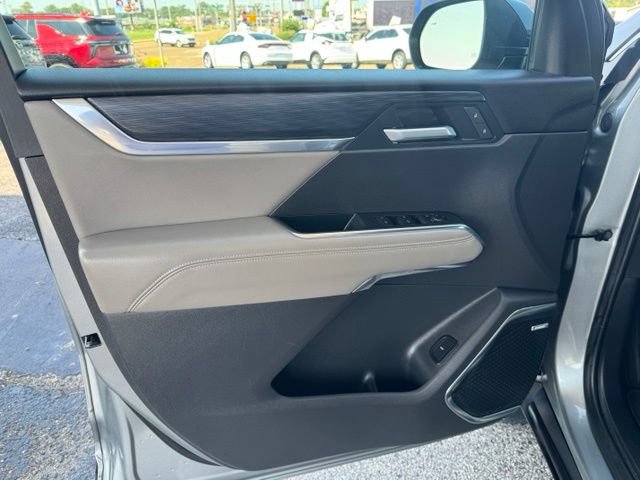 Used 2026 GMC Acadia Elevation w/ Elevation Premium Package FWD image 19