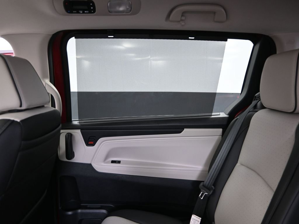 Used 2025 Honda Odyssey Elite image 51