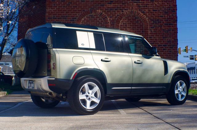 Used 2020 Land Rover Defender 110 SE image 5