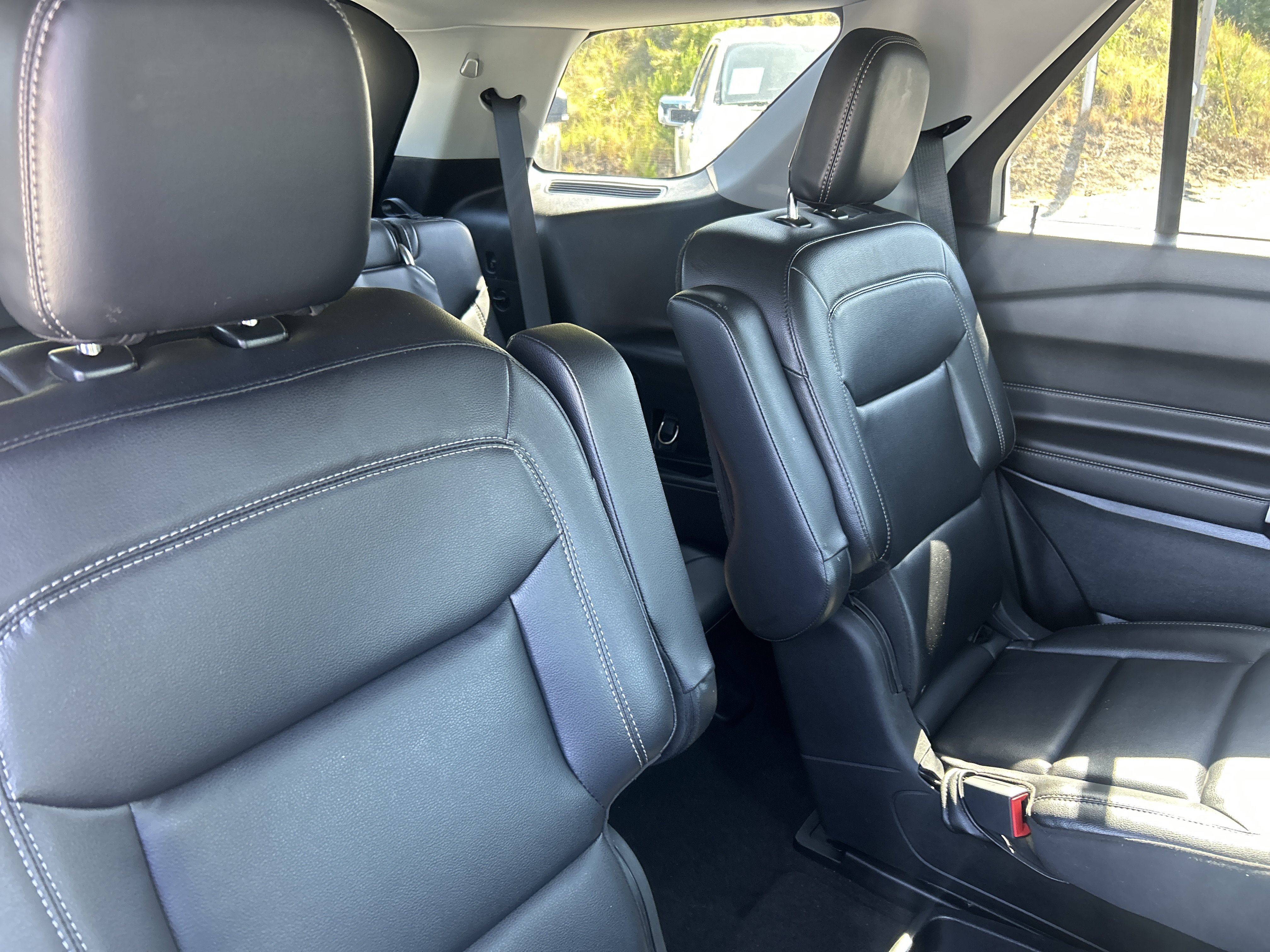 Used 2021 Ford Explorer XLT w/ Equipment Group 202A RWD image 59