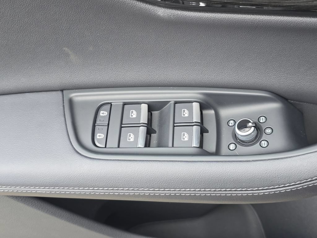Used 2023 Audi Q7 3.0T Premium Plus AWD/4WD image 32