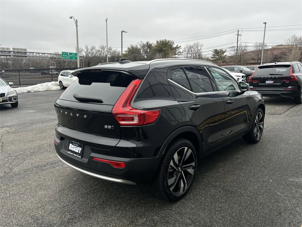 New 2025 Volvo XC40 B5 Ultra w/ Climate Package image 8