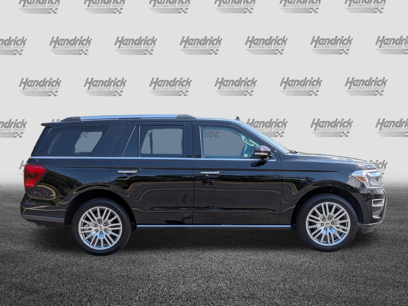 Used 2024 Ford Expedition Limited AWD/4WD image 11