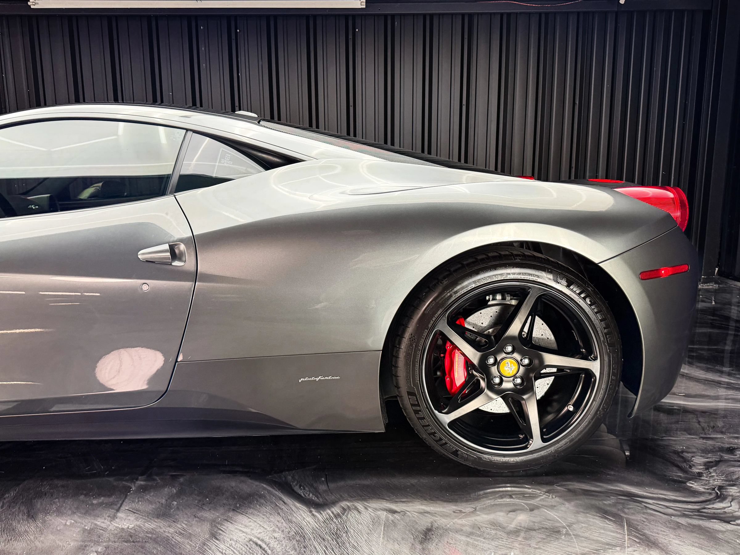 Used 2011 Ferrari 458 Italia Coupe RWD image 7