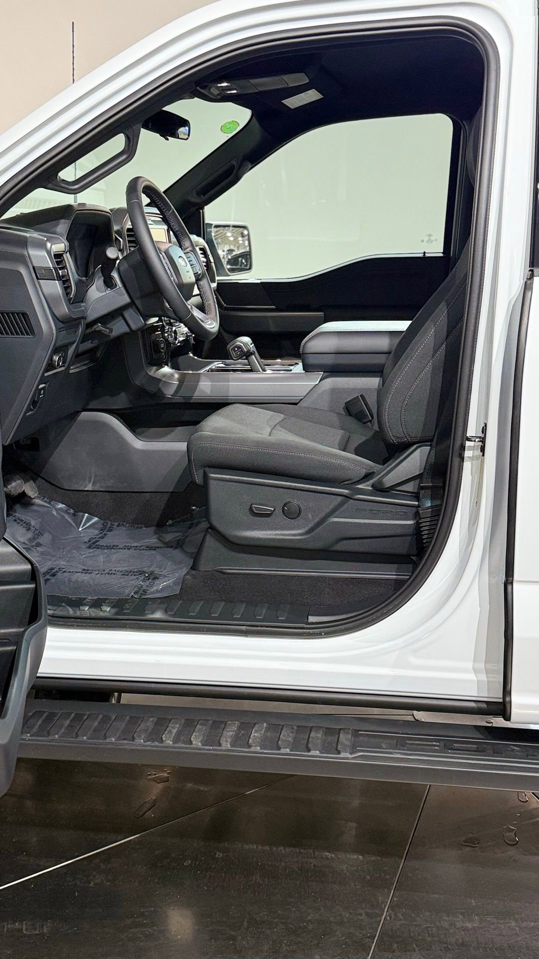 New 2026 Ford F150 XLT w/ XLT Black Appearance Package image 32