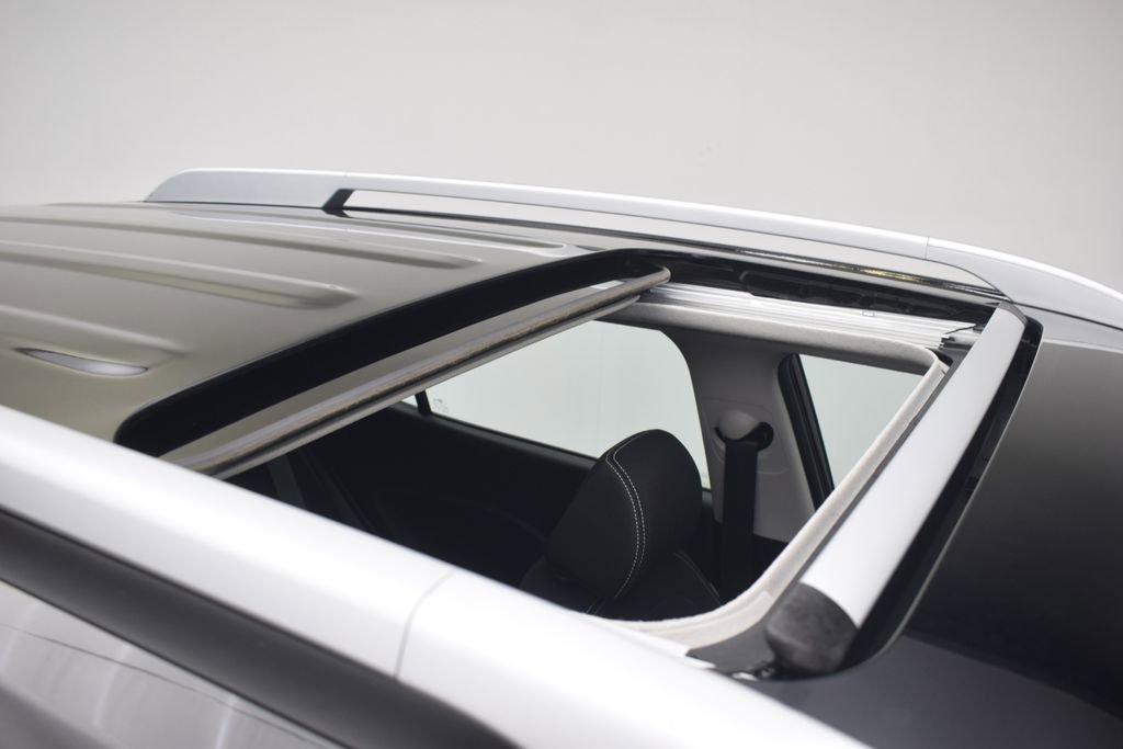 Used 2025 Hyundai Venue SEL image 19