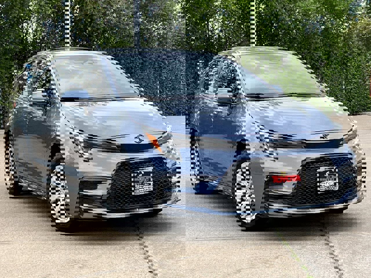 Used 2025 Toyota Corolla SE FWD image 2