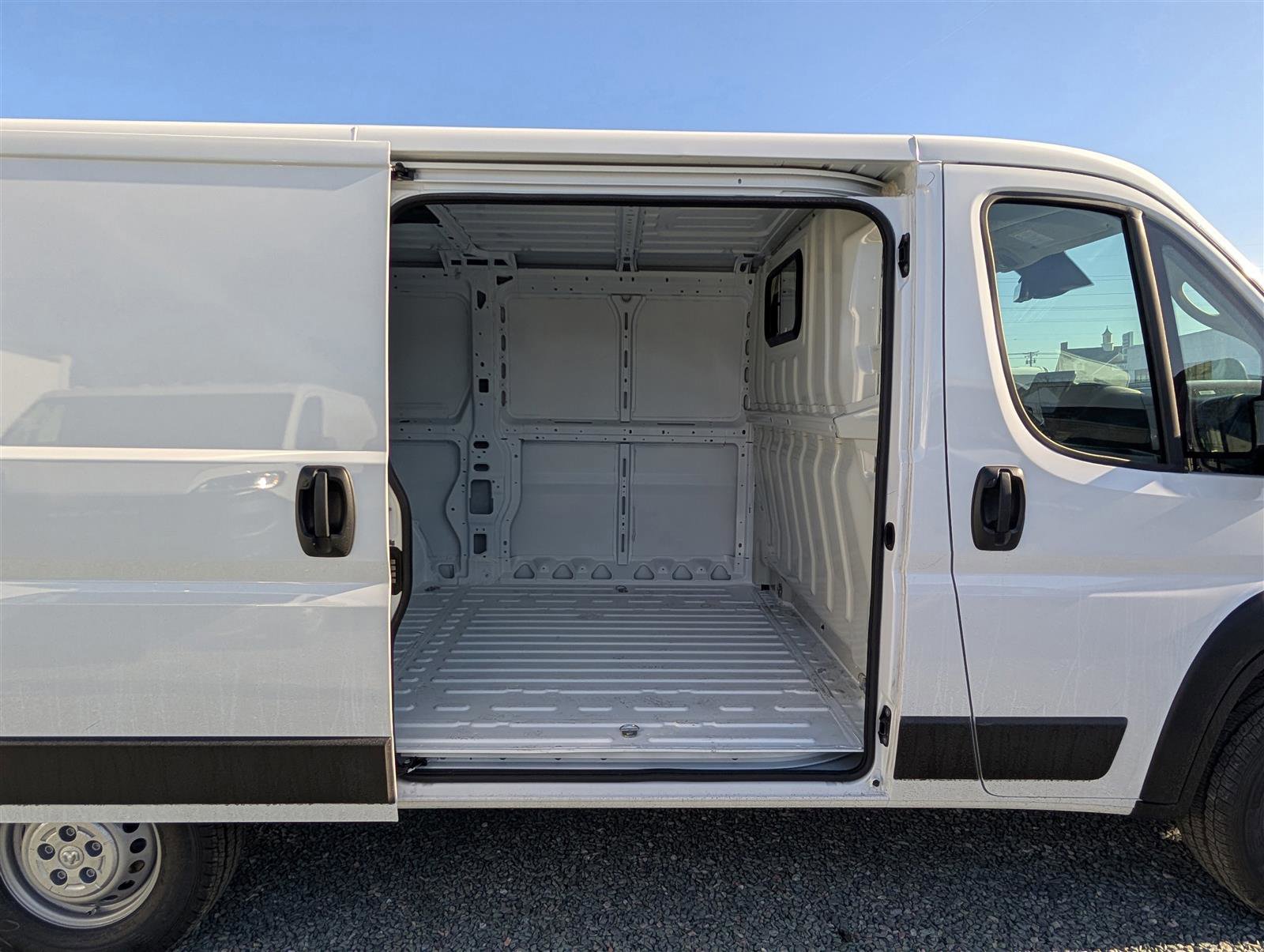 New 2025 RAM ProMaster 1500 w/ Premium Convenience Group FWD image 8