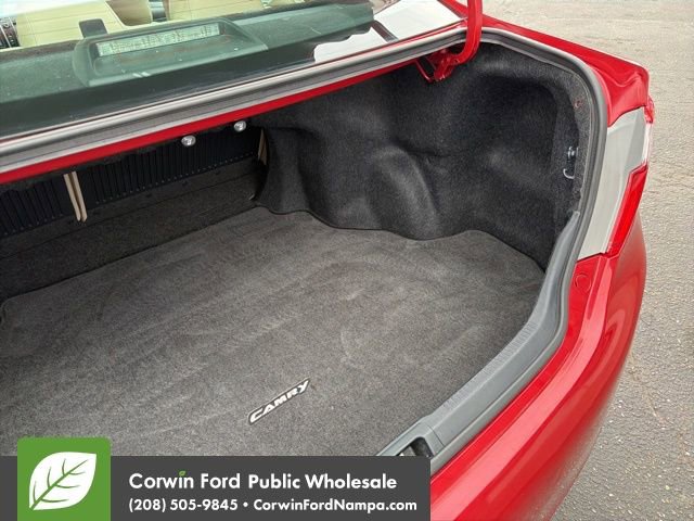 Used 2014 Toyota Camry XLE w/ Leather Package FWD image 31