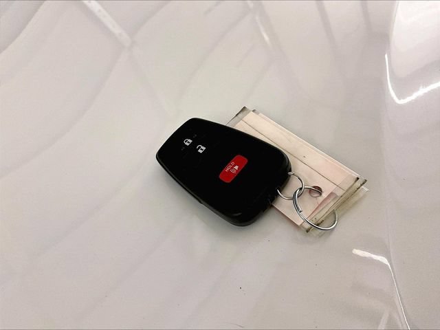 Used 2019 Toyota C-HR Limited FWD image 9