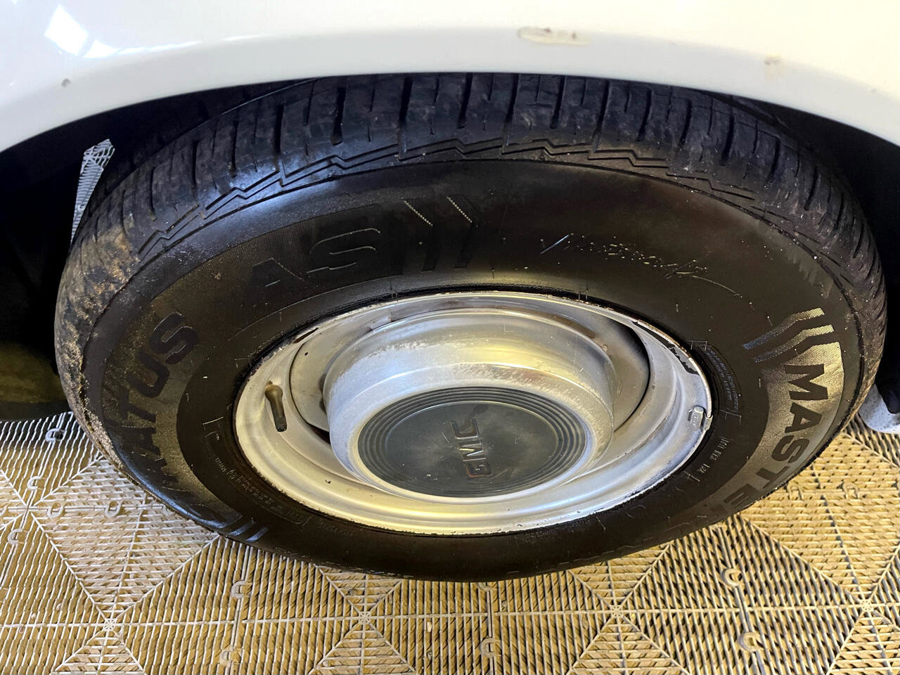 Used 1999 GMC Safari image 23