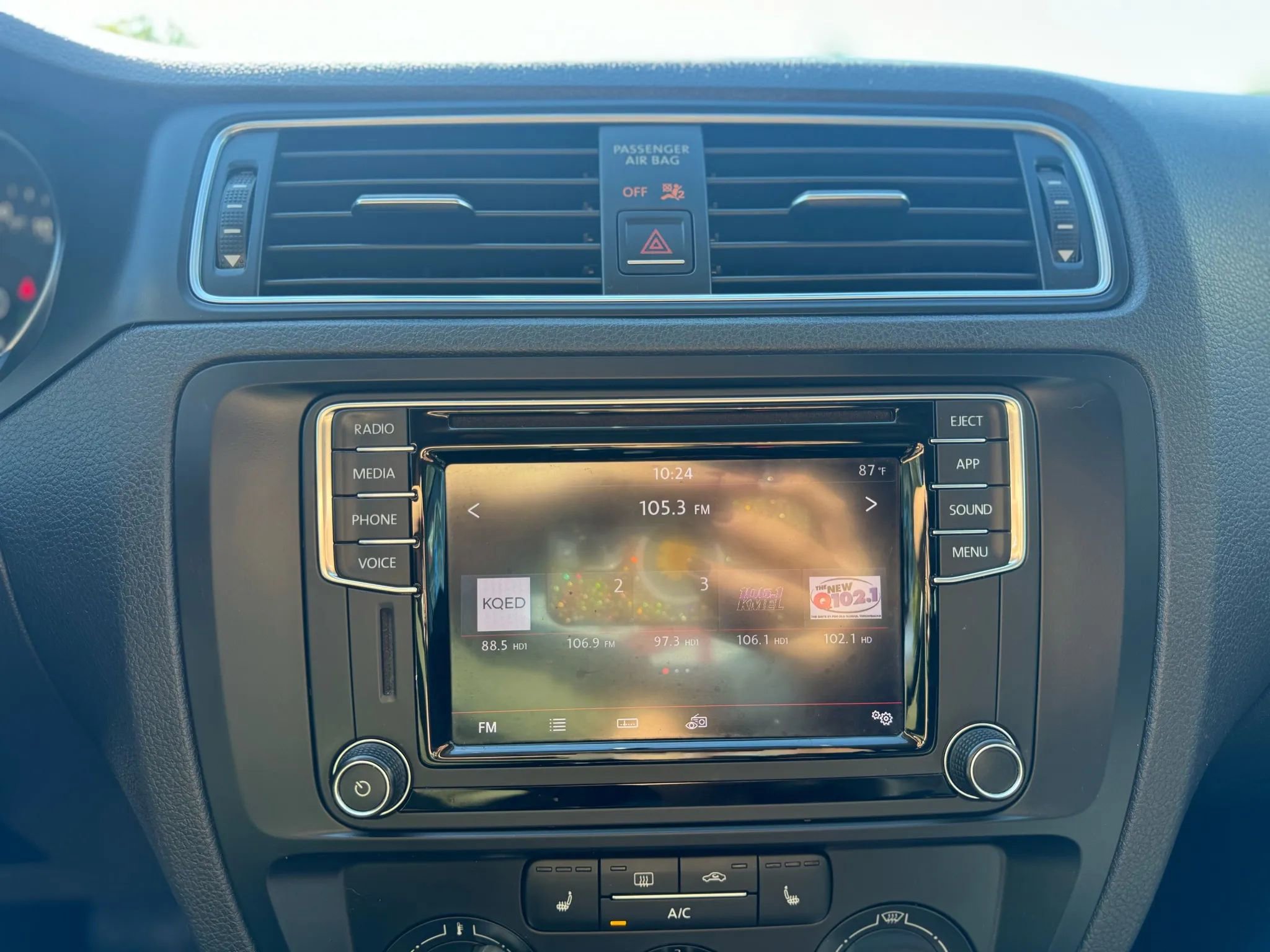 Used 2018 Volkswagen Jetta SE image 15