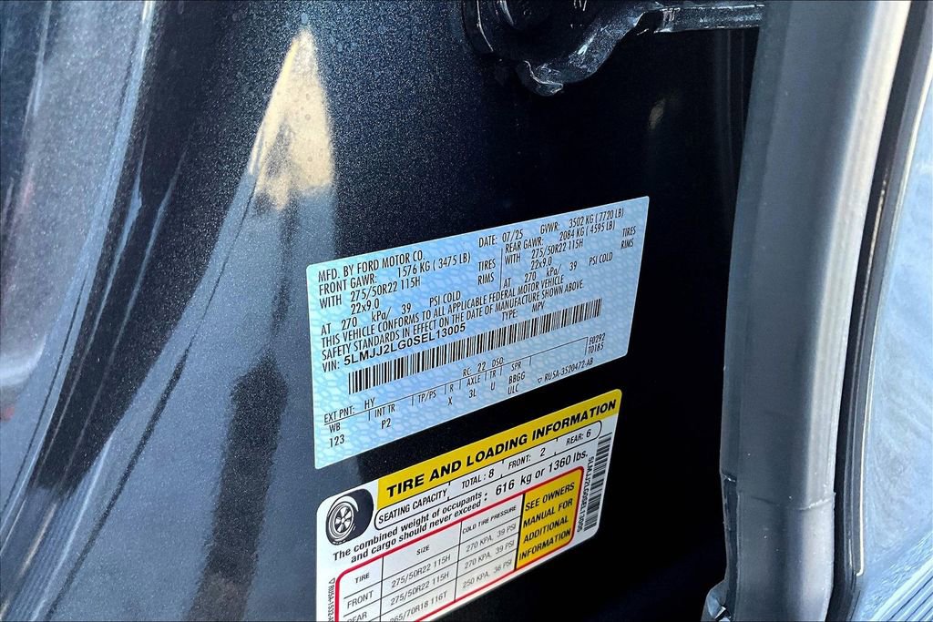 New 2025 Lincoln Navigator Reserve w/ Jet Appearance Package image 13