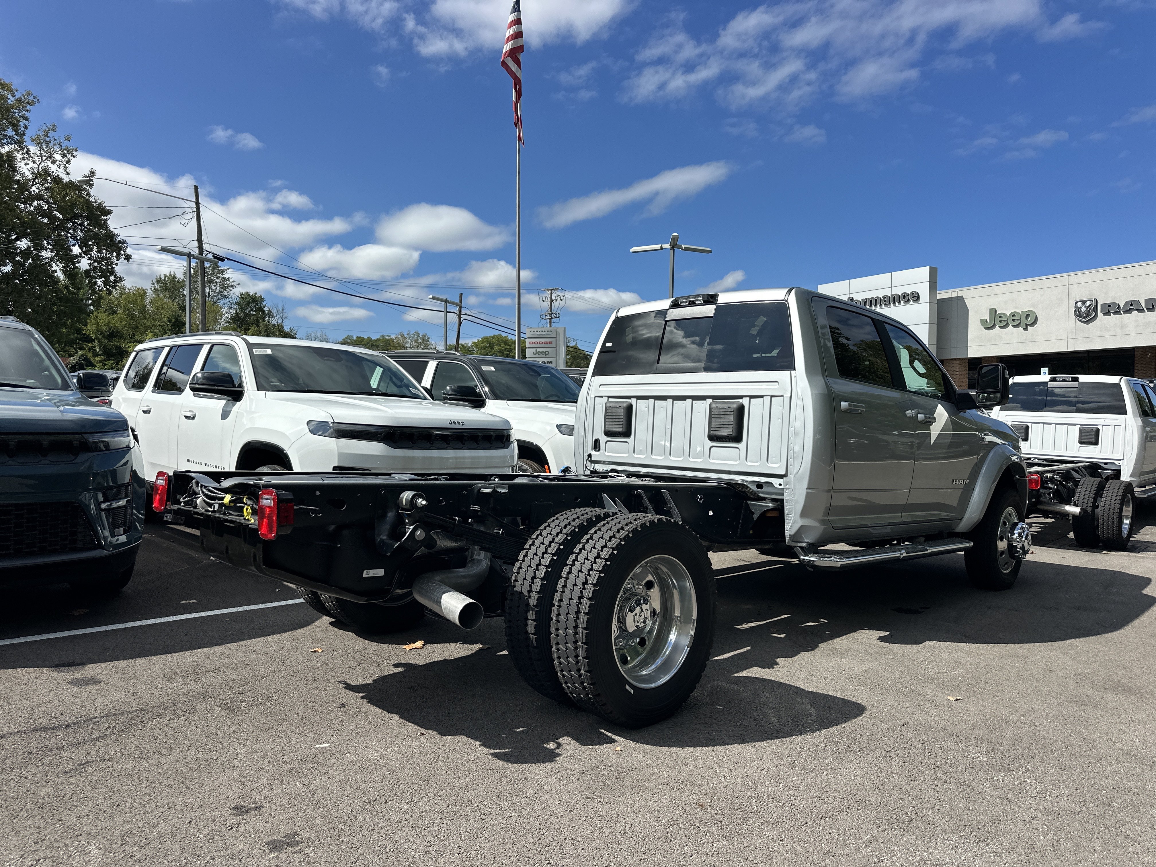 New 2027 RAM 5500 4x4 Crew Cab w/ Laramie Trim Package image 19