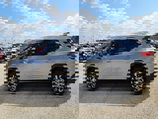 New 2026 Buick Enclave Preferred image 2