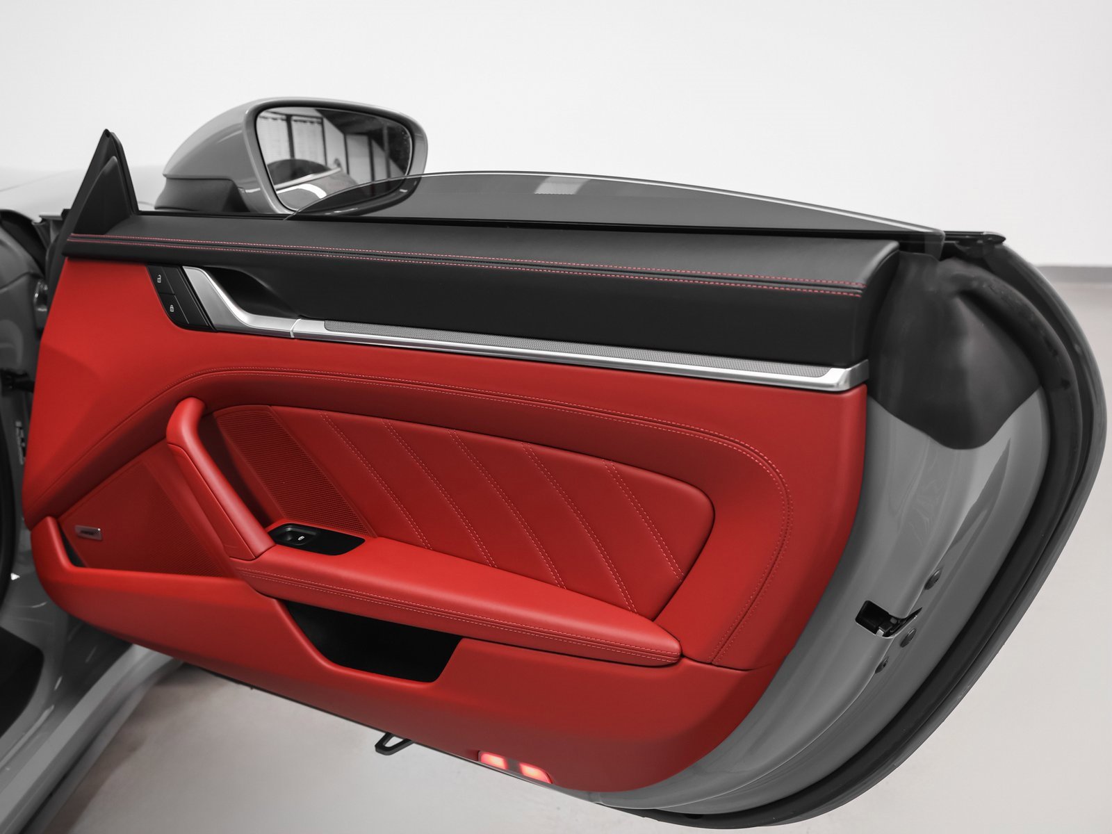 Used 2023 Porsche 911 Turbo image 38