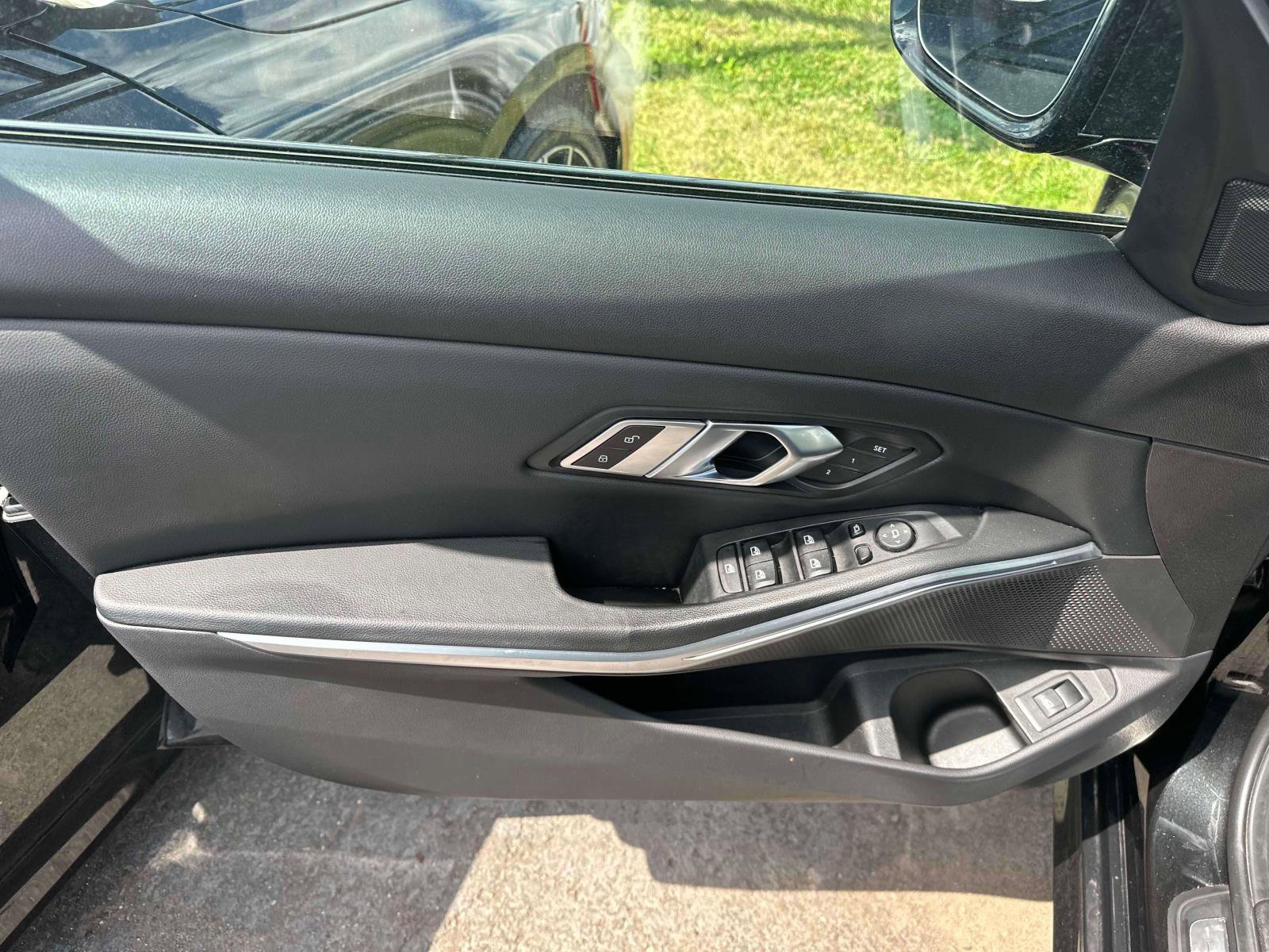 Used 2023 BMW 330i xDrive Sedan w/ Premium Package image 15