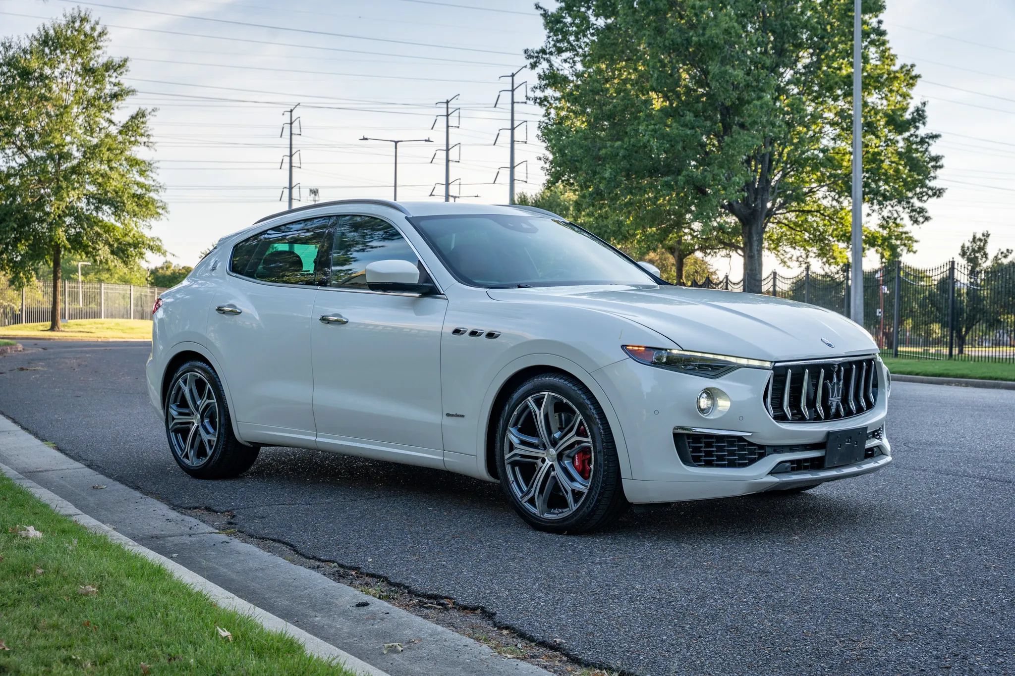 Used 2019 Maserati Levante S GranLusso AWD/4WD image 4