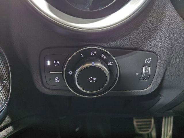 Used 2024 Alfa Romeo Stelvio Veloce image 45