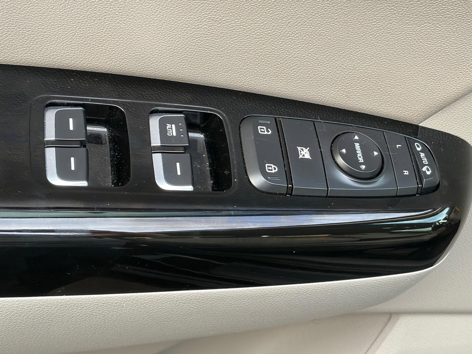 Certified 2018 Kia Sportage EX w/ EX Technology Package image 8