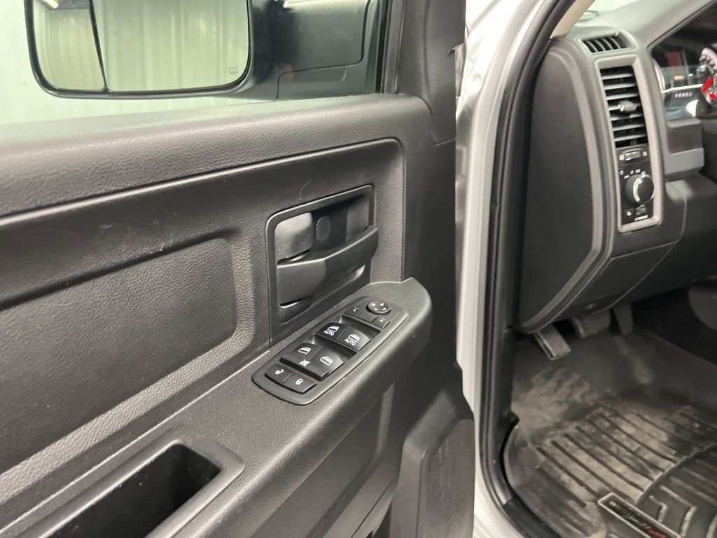 Used 2018 RAM 2500 Tradesman w/ Chrome Appearance Group AWD/4WD image 18
